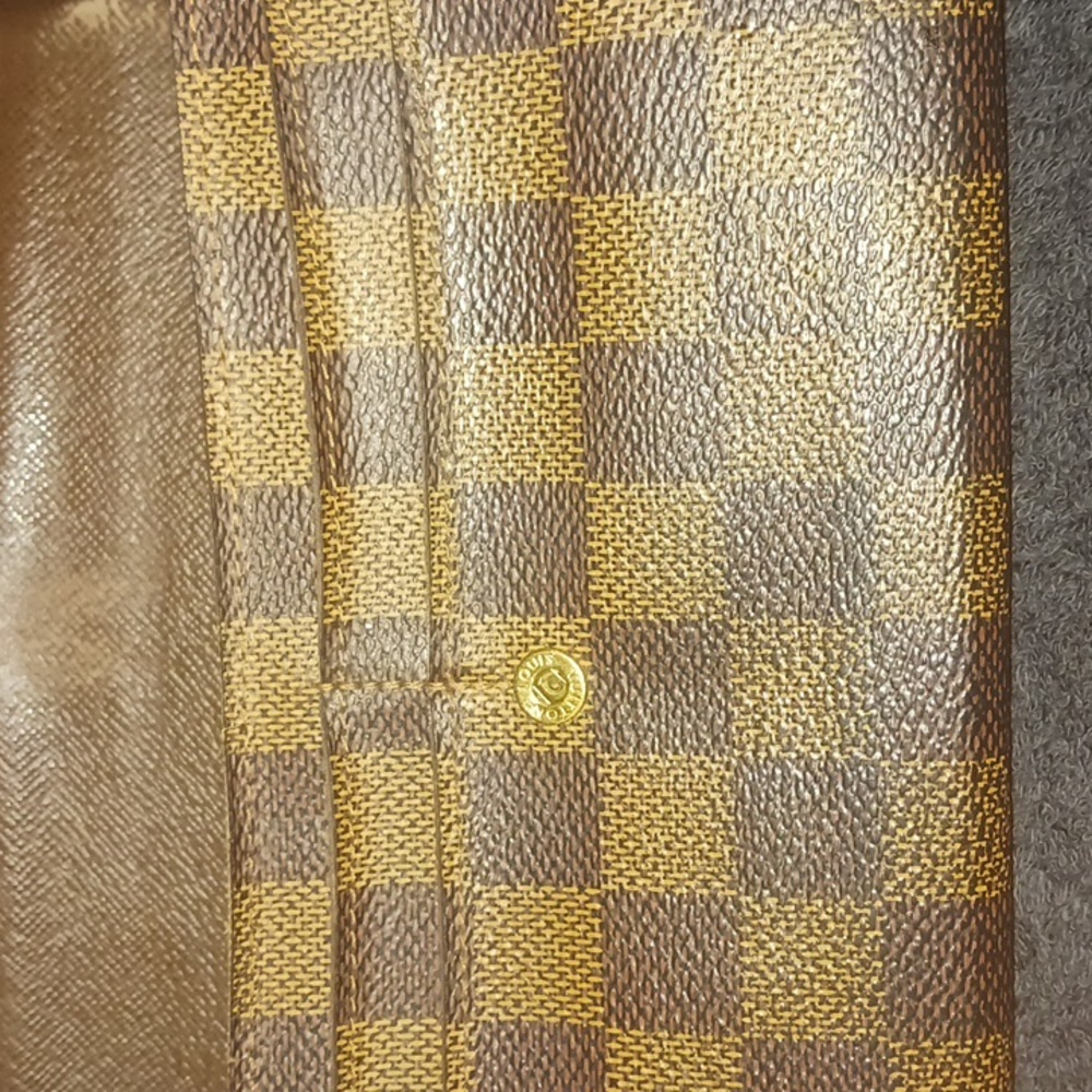 Louis Vuitton Damier Ebene Wallet - Picture 6 of 8